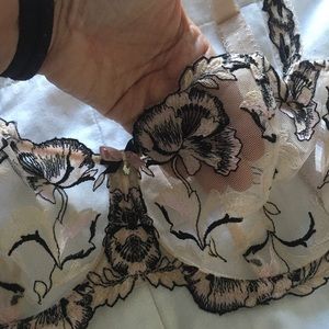 NWOT Fantasie lace bra